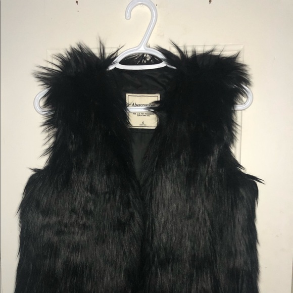 Abercrombie & Fitch Fur Black Vest - Picture 4 of 6
